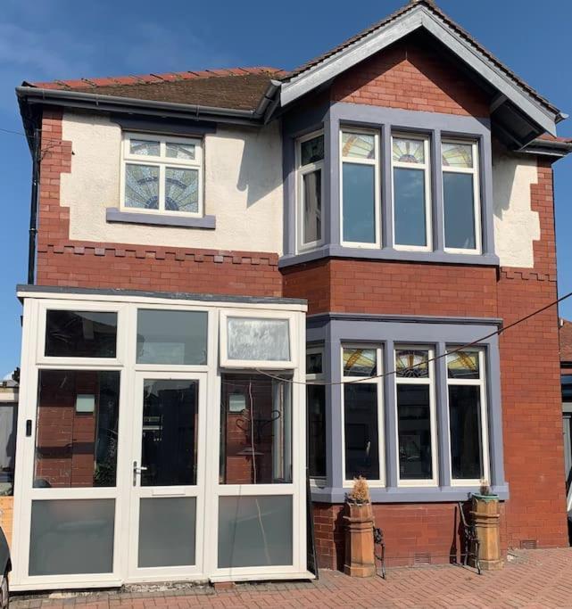 Family Holiday Home Blackpool Exteriör bild
