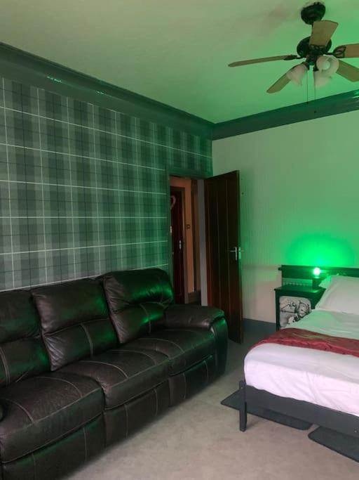 Family Holiday Home Blackpool Exteriör bild