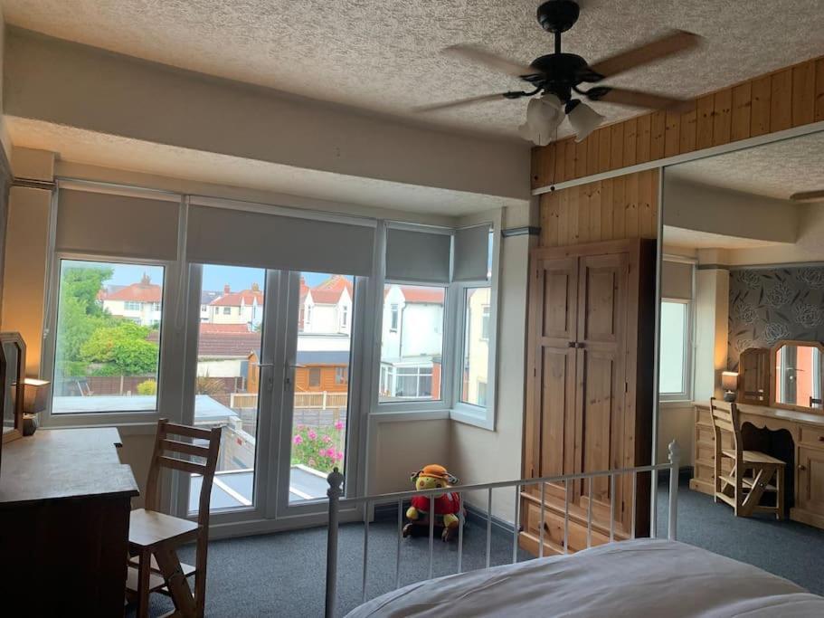 Family Holiday Home Blackpool Exteriör bild