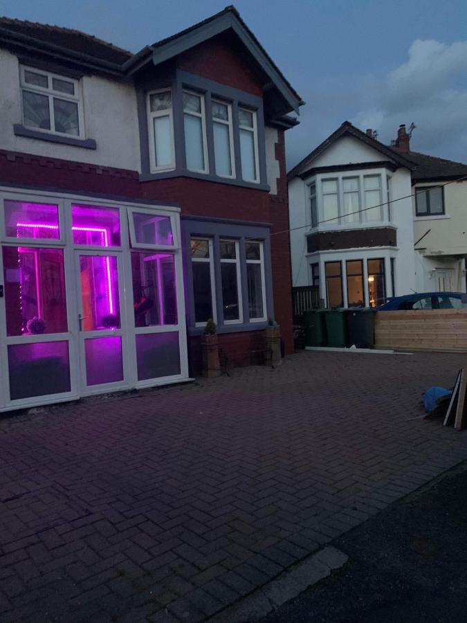 Family Holiday Home Blackpool Exteriör bild