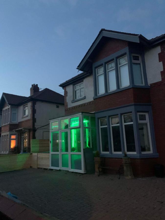 Family Holiday Home Blackpool Exteriör bild